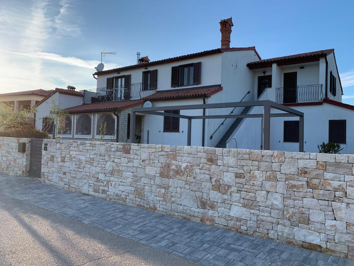 Apartments & Room Piutti Bale Exterior foto