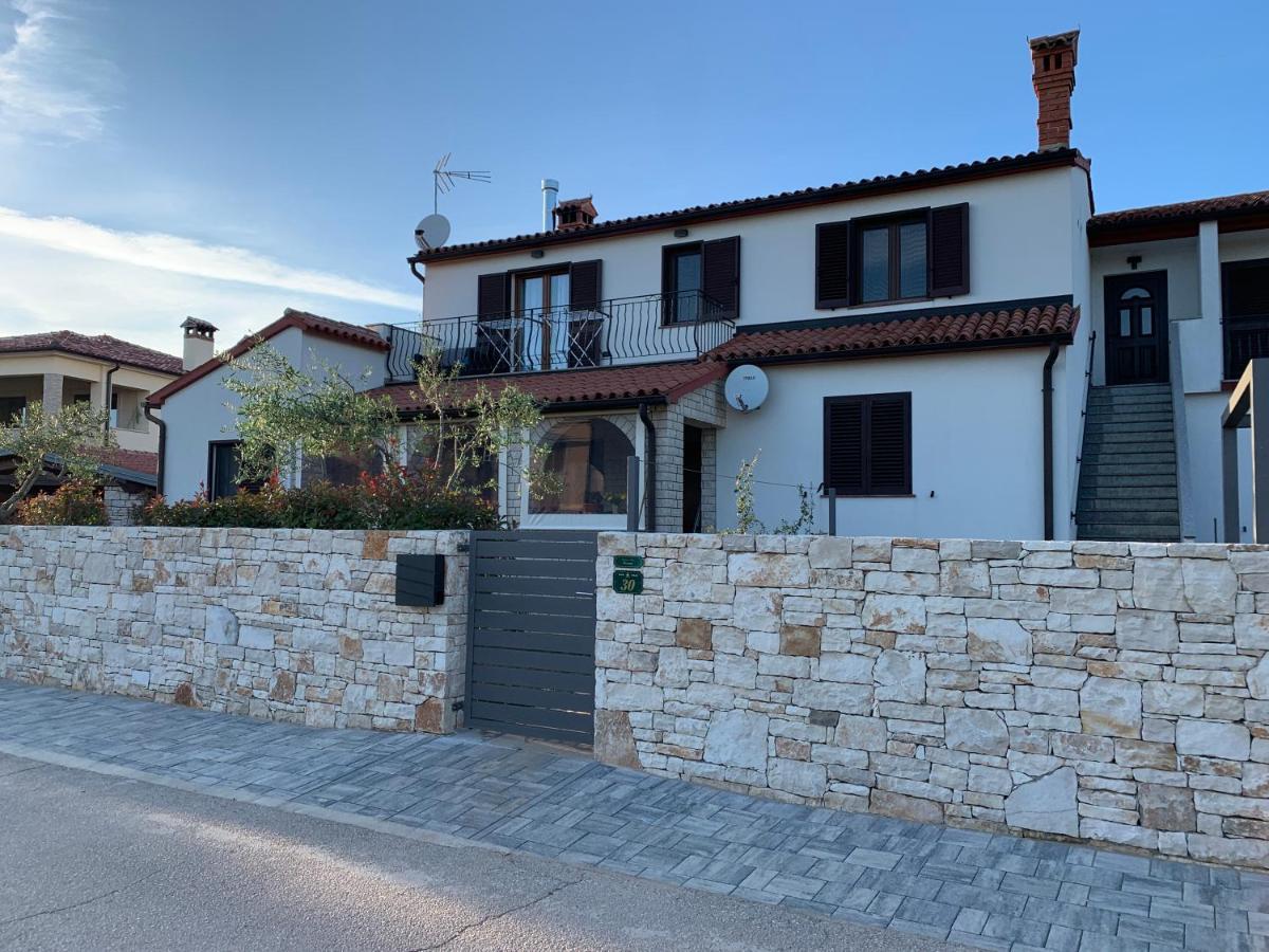 Apartments & Room Piutti Bale Exterior foto