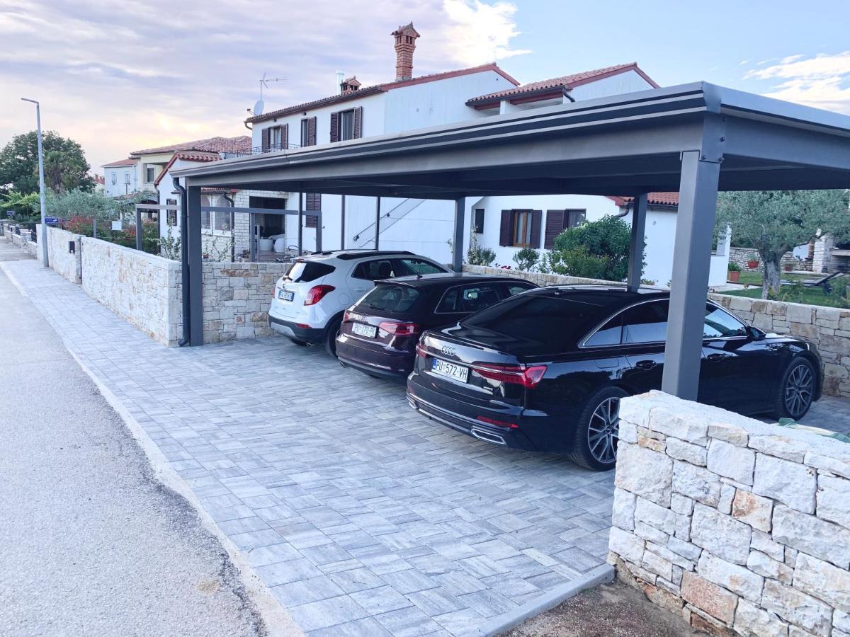 Apartments & Room Piutti Bale Exterior foto